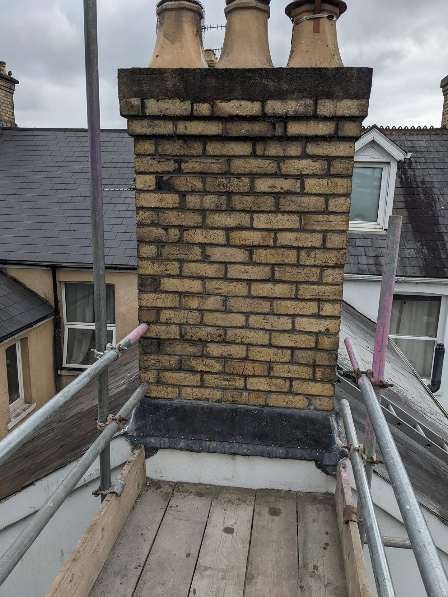 Chimney lead flashing