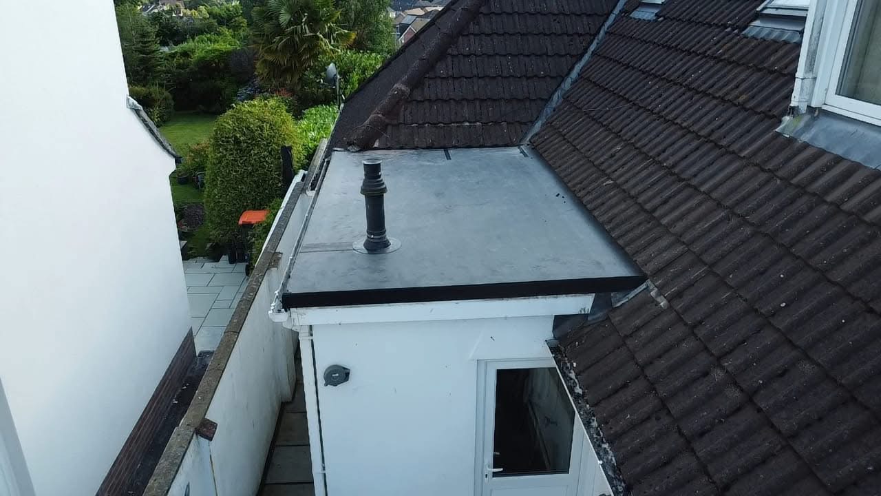 Flat roof extension